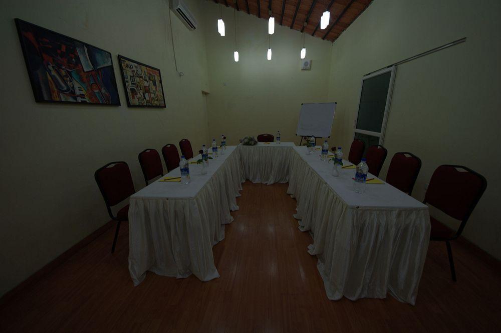 Hm Suites & Studios Bangalore Exterior photo